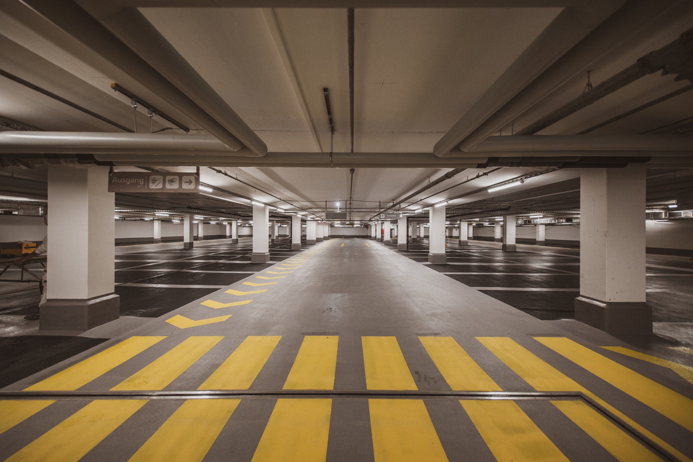 Rental Property In France: Who Is Responsible For Cleaning And Maintaining Parking Lots And Garages?